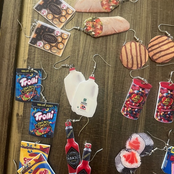 17 pair of assorted food earrings - Picture 6 of 7